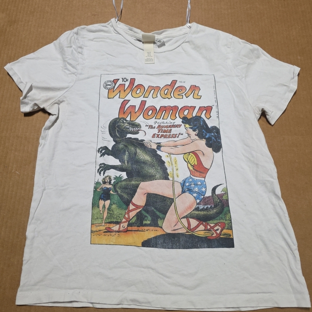 H&M DC Comics Wonder Woman Graphic T-shirt Women Medium White Short Sleeve